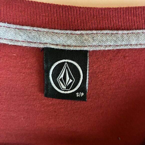 Volcom Men’s Red Long Sleeve Cotton Tee Shirt Size Small - Picture 3 of 4